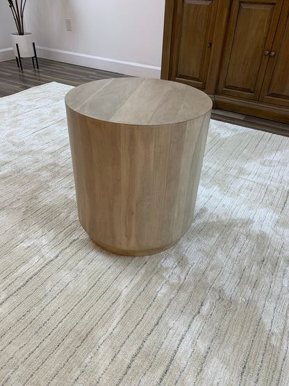 Malcolm Acacia 20" Round End Table - New White Wash